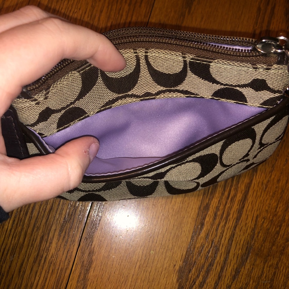 Coach wristlet - Picture 4 of 4